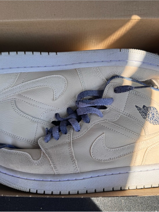 Jordan Other - Nike Air Jordan 1 Mid